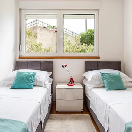 Azure Horizon - Sea View&free Parking Appartement Split