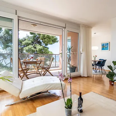 Azure Horizon - Sea View&free Parking *