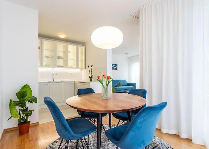 Apartament Azure Horizon