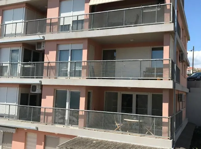 Azure Horizon - Sea View&free Parking Split