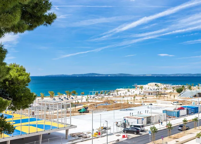 Azure Horizon - Sea View&free Parking *