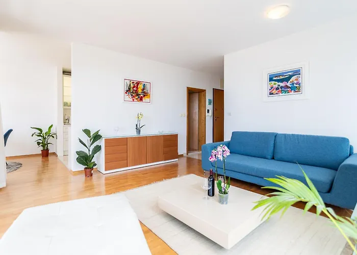 Azure Horizon - Sea View&free Parking