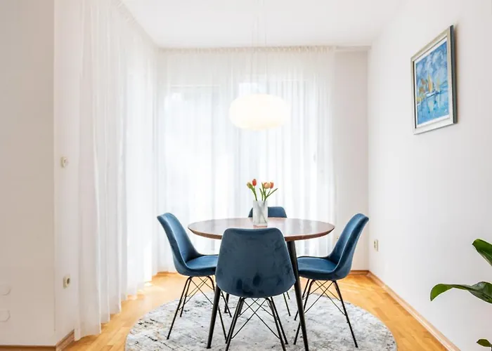 Azure Horizon - Sea View&free Parking *